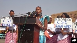 زنان در مالی برای جلوگیری از ختنۀ زنان و دختران مبارزه می کنند