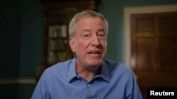 빌 더블라지오 뉴욕 시장이 16일 인터넷 동영상을 통해 민주당 대통령 후보 경선에 도전하다고 발표했다.