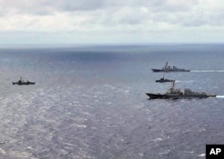 Filippin va AQSh harbiy dengiz kuchlari Janubiy Xitoy dengizida.