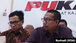 Usmad Hamid (kiri) dan Hasrul Halili (kanan). (Foto: VOA/Nurhadi).