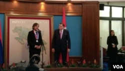 ემირ კუსტურიცა და პრეზიდენტი დოდიკი