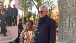 Julienne Lusenge and Italian tenor Andrea Bocelli, Aurora Prize ceremony, Rome. (S.Castelfranco/VOA)