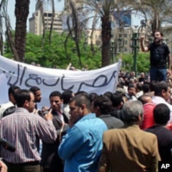 Opposition demonstrators denounce the unlimited terms allowed Egypt's President Hosni Mubarak, Cairo, 03 May 2010