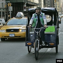 Beginilah suka duka menjadi seorang penarik becak di kota New York (foto: dok).