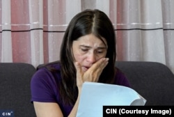 Benjaminova majka Irma Redžepović i njen suprug Bajro su od novinara CIN-a saznali da je doktor Bašanović svoju zatvorsku kaznu od osam mjeseci zamijenio za 24.000 KM (Foto: CIN)