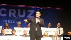 GOP Presidential candidate Ted Cruz speaks to enthusiastic supporters in Frederick, Maryland, April 21, 2016. (R. Green / VOA)