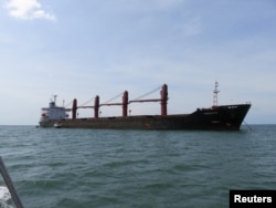 រូប​ថត​មិន​មាន​កាល​បរិច្ឆេទ​ផ្ដល់​ដោយ​ក្រសូង​យុត្តិធម៌​អាមេរិក​កាល​ពី​ថ្ងៃ​ទី​៩ ឧសភា ២០១៩ បង្ហាញ​ពី​នាវា​ Wise Honest របស់​កូរ៉េ​ខាង​ជើង។