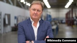 Henrik Fisker, mantan perancang BMW yang mendirikan pabrik Fisker (foto: courtesy).