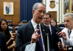 美国众议院军事委员会主席麦克·索恩伯里（Mac Thornberry）在国会与记者谈话（2017年4月5日）