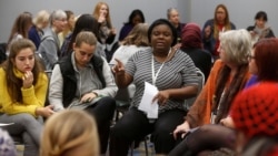 Dalam Kaukus Iowa, pemilih memberikan suara 'secara fisik'.