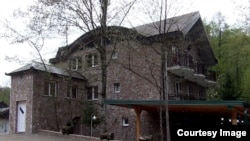 Vlasnik Ribnjaka „Rumeni“ Ramiz Halilović je dobio poljoprivredni poticaj za ugostiteljske objekte. Protiv njega se na Općinskom sudu u Živinicama vodi postupak zbog obmane pri dobijanju poticaja. (Foto: CIN)