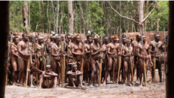Masyarakat adat Kombai saat penyelenggaraan Festival Pesta Ulat Sagu di Kampung Uni, Distrik Bomakia, Kabupaten Boven Digoel, Provinsi Papua. (Courtesy: Yayasan EcoNusa)