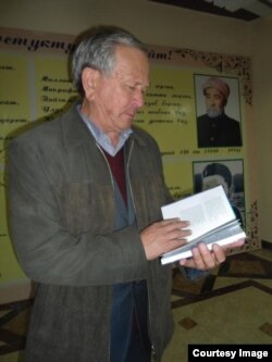 O’sh Davlat universitetining O’zbek filologiyasi kafedrasi mudiri Ravshanbek Tursunov