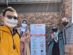 Cahya dan teman-temannya usai menerima vaksinasi COVID-19.