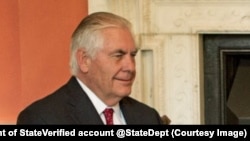 Le secrétaire d'Etat américain Rex Tillerson s'est entretenu jeudi matin avec la Première ministre britannique Theresa May, première d'une série de rencontres sur la Libye et la Corée du Nord, à Londres, Royaume-Uni, 14 septembre 2017. (Twitter/Department