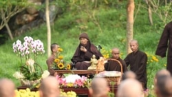 ព្រះសង្ឃ​វៀតណាម​ព្រះនាម Thich Nhat Hanh នៅក្នុងពិធីព្រះពុទ្ធសាសនាមួយ នៅប្រទេសវៀតណាម កាលពីឆ្នាំ២០១៩។