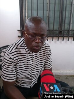 L'analyste économique Alphonse Ndongo, à Brazzaville, le 2 avril 2019. (VOA/Arsène Séverin)