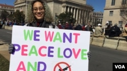 Leila Duffield is seen during the March for Our Lives gun control demonstration on March 24, 2018, in Washington D.C. (Dorry Gundy/VOA)