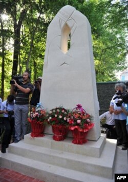 Qirg'izistonda 2010 yilgi etnik xunrezlik qurbonlari xotirlandi