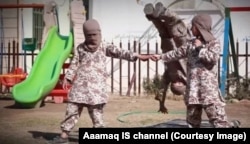 Elementary school children receive training in Raqqa, Syria.