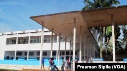 Une vue du Lycée Barthélémy Boganda de Bangui, en Centrafrique, le 2 octobre 2017. (VOA/Freeman Sipila)