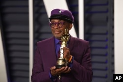 Spike Lee arrives at the Vanity Fair Oscar Party on Sunday, Feb. 24, 2019, in Beverly Hills, Calif.