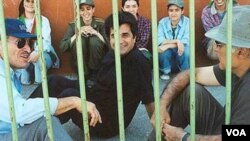 جعفر پناهی و همکاران او در فیلم آفساید