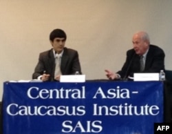 Elbek Saidov va Fred Starr