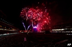Vatromet na stadionu Kors Fild u Denveru u Koloradu posle bejzbol utakmice 3. jula 2017.