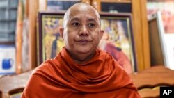 Wirathu, pemimpin organisasi Biksu militan "Ma Ba Tha" dalam wawancara di Mandalay, Myanmar (foto: dok).