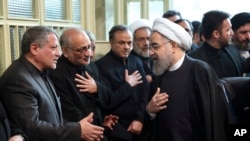 Pirezdaantiin Iraan, Hassan Rouhani maatii Prezidaantii Iraan duraanii – Akbaar Hashemii Raafsaanjaanii yeroo jajjabeessan, Amajjii 9. 2017