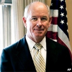 State Department Spokesman P.J. Crowley (file photo)