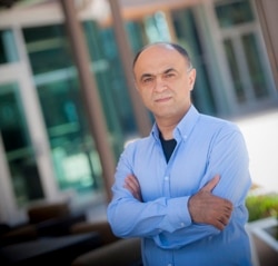 شاهرخ یادگاری