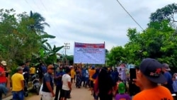 Warga Muang Dalam terus melakukan penolakan beroperasinya tambang ilegal di sana. (Foto: Courtesy/IMD)