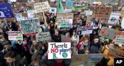 Students attend a protest ralley of the "Friday For Future Movement" in Berlin, Germany, March 15, 2019.