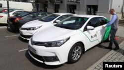 Layanan taxi berbasis aplikasi "Taxify" (foto: ilustrasi).