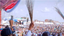 Shugaba Buhari a wani taron gangami na jam'iyyarsa ta APC (Hoto: Instagram)