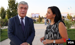 O'zbekistonning Maxsis topshiriqlar bo'yicha maxsus elchisi Ilhom Ne'matov "Amerika Ovozi" muxbiri Navbahor Imamova bilan suhbatda, 6-sentabr, 2018, Shahrisabz