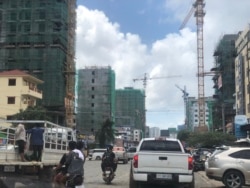 រូប​ឯកសារ៖ សំណង់​អគារ​ថ្មីៗ​ជា​ច្រើន​នៅ​ក្រុង​ព្រះសីហនុ​កាល​ពី​ឆ្នាំ​២០១៩។ (VOA)