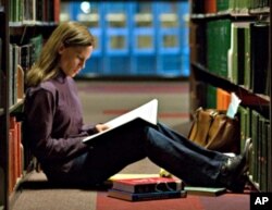 Hilary Swank as Betty Anne Waters in "Conviction"