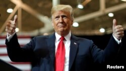 Berbagai kebijakan politik Presiden Trump akan berjalan lebih mulus jika Kongres tetap dikuasai Republik.