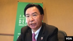 民进党政策会秘书长兼驻美代表吴钊燮（美国之音钟辰芳拍摄 ）