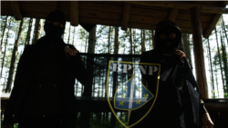 Zastava BPNP-a koju u svom vlasništvu i dalje čuva bivši član. Foto: BIRN BiH