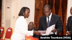 Remise du rapport de la Commission nationale d'enquête sur les violences de la crise post-électorale de 2010-2011, à Abidjan, Côte d’Ivoire, 8 mai 2018. (VOA/Ibrahim Tounkara)