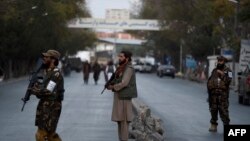 این مقام امنیتی طالبان گفته است که افراد این گروه پس از انفجار به محل رسیده و بررسی‌های آنان در این مورد آغاز شده است.(عکس ارشیف).