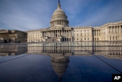 美国国会大厦及其倒影