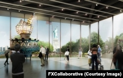 In the Statue of Liberty’s “Inspiration Gallery,” visitors see up-close the original 1,600-kilo torch that stood atop the Statue of Liberty for nearly a century.