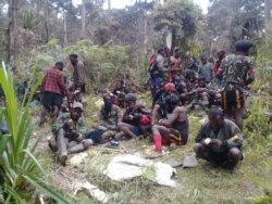 Tentara Pembebasan Nasional Papua Barat-Organisasi Papua Merdeka (TPNPB-OPM) saat berada di salah satu kawasan pegunungan Papua.
