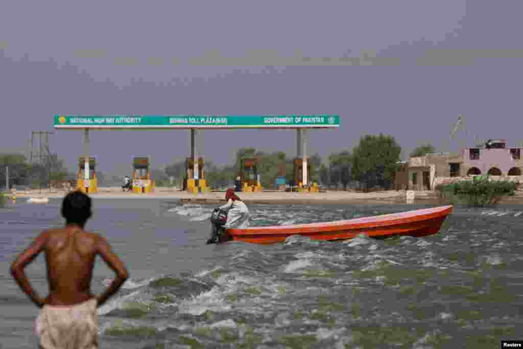 Mafuriko makubwa kuwahi kutokea Pakistan katika jimbo la Sehwan.