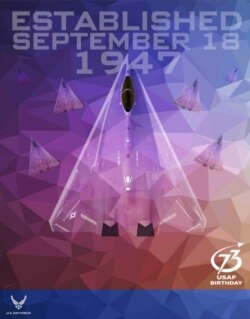 미국 공군은 지난달 18일 공군창설 73주년 맞이해 축하 포스터에 새로운 전투기 모형 그림을 공개했다. '애비에이셔니스트' 등 미국의 일부 국방전문매체들은 이 전투기 모형을 미국이 극비리에 개발을 추진 중인 6세대 전투기로 추정하고 있다.